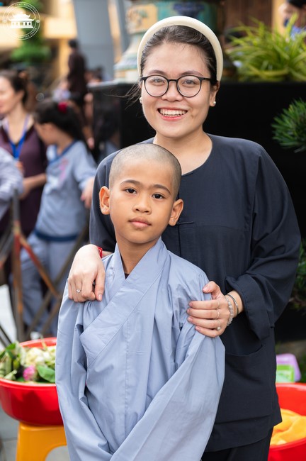 Starting the Temporary Ordination Retreat for Children in Summer with the theme Sowing compassion seeds