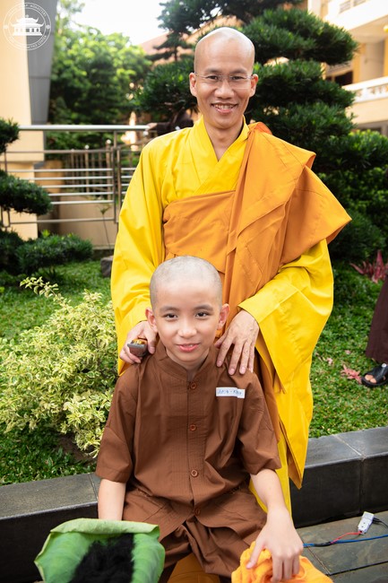 Starting the Temporary Ordination Retreat for Children in Summer with the theme Sowing compassion seeds