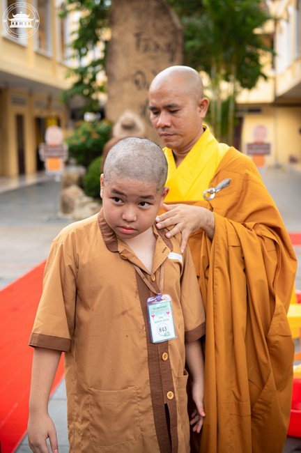 Starting the Temporary Ordination Retreat for Children in Summer with the theme Sowing compassion seeds