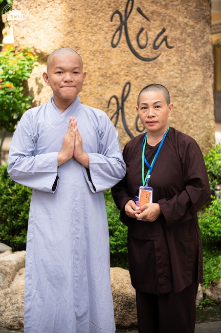 Starting the Temporary Ordination Retreat for Children in Summer with the theme Sowing compassion seeds