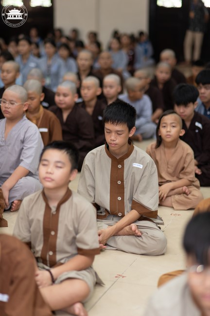 Starting the Temporary Ordination Retreat for Children in Summer with the theme Sowing compassion seeds