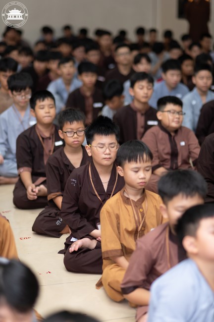 Starting the Temporary Ordination Retreat for Children in Summer with the theme Sowing compassion seeds