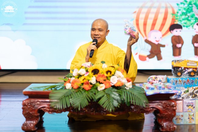 Starting the Temporary Ordination Retreat for Children in Summer with the theme Sowing compassion seeds