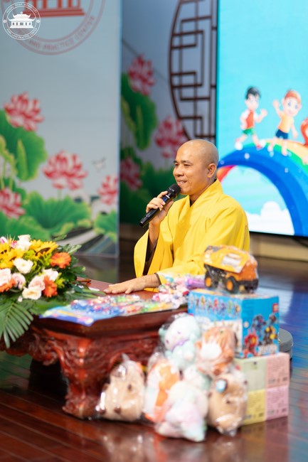 Starting the Temporary Ordination Retreat for Children in Summer with the theme Sowing compassion seeds