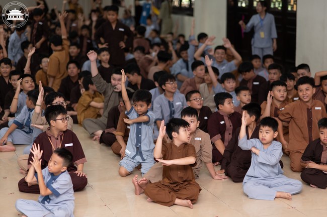 Starting the Temporary Ordination Retreat for Children in Summer with the theme Sowing compassion seeds