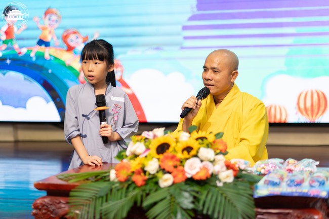 Starting the Temporary Ordination Retreat for Children in Summer with the theme Sowing compassion seeds