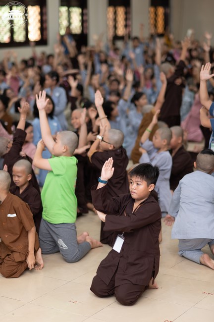 Starting the Temporary Ordination Retreat for Children in Summer with the theme Sowing compassion seeds