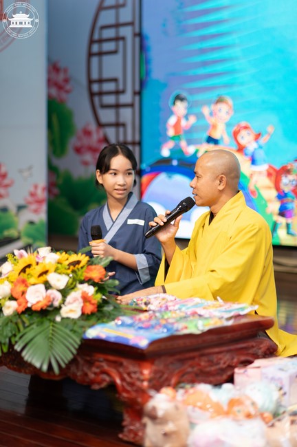 Starting the Temporary Ordination Retreat for Children in Summer with the theme Sowing compassion seeds