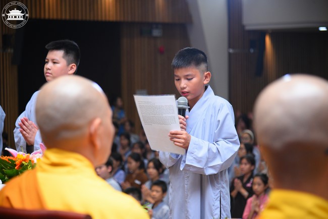 Starting the Temporary Ordination Retreat for Children in Summer with the theme Sowing compassion seeds