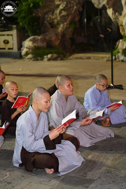 Starting the Temporary Ordination Retreat for Children in Summer with the theme Sowing compassion seeds