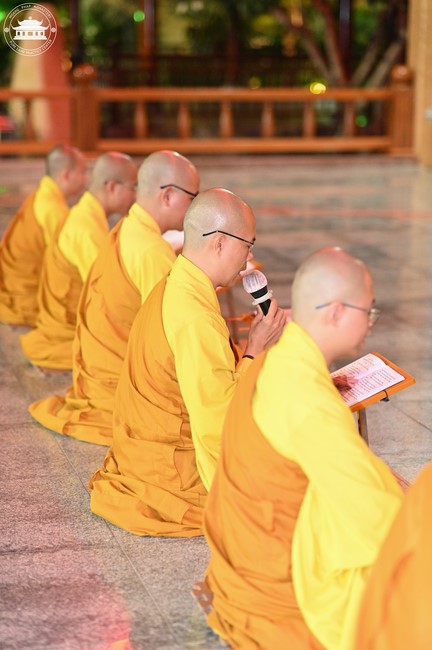 Starting the Temporary Ordination Retreat for Children in Summer with the theme Sowing compassion seeds