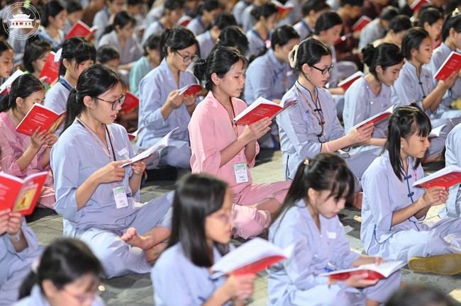 Starting the Temporary Ordination Retreat for Children in Summer with the theme Sowing compassion seeds