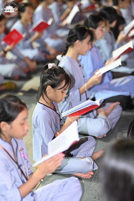 Starting the Temporary Ordination Retreat for Children in Summer with the theme Sowing compassion seeds