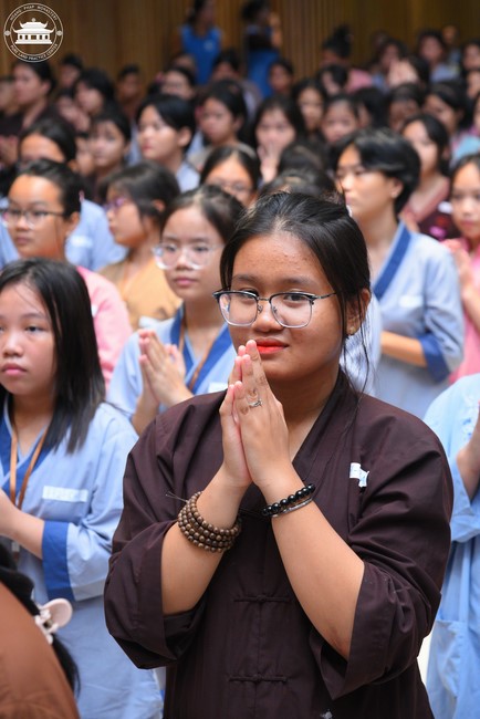 Starting the Temporary Ordination Retreat for Children in Summer with the theme Sowing compassion seeds