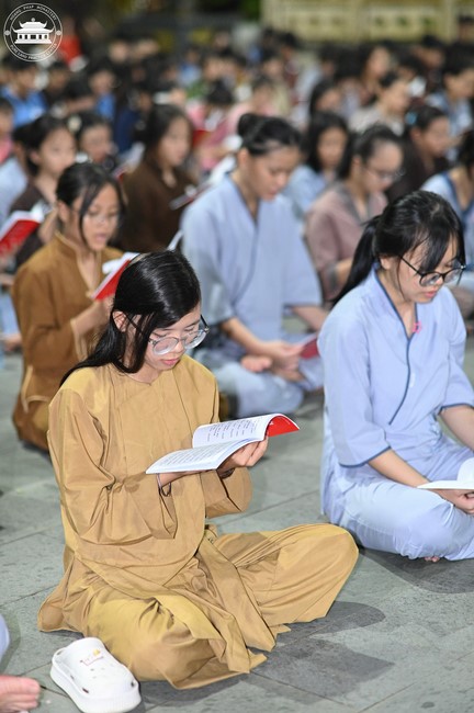 Starting the Temporary Ordination Retreat for Children in Summer with the theme Sowing compassion seeds