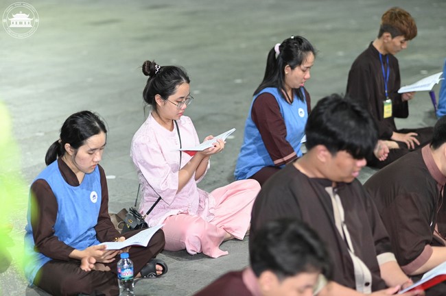 Starting the Temporary Ordination Retreat for Children in Summer with the theme Sowing compassion seeds