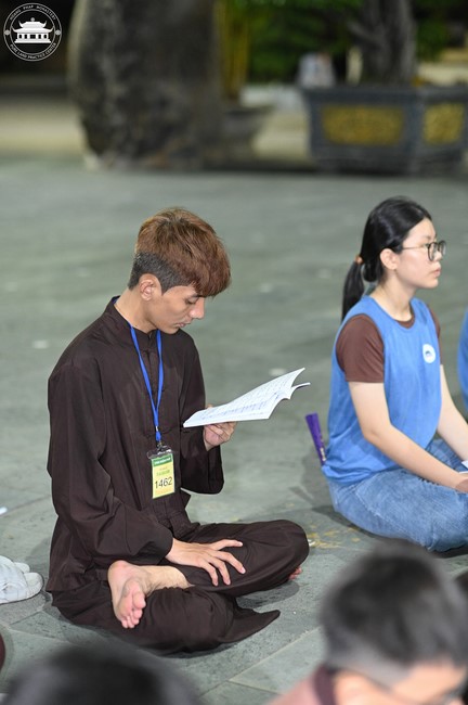 Starting the Temporary Ordination Retreat for Children in Summer with the theme Sowing compassion seeds