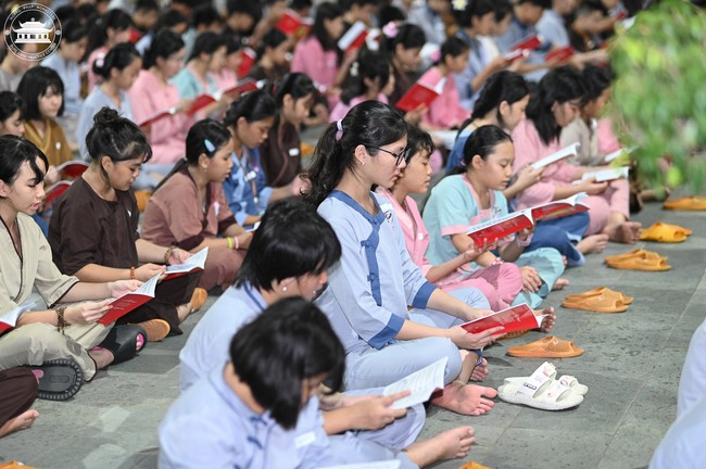 Starting the Temporary Ordination Retreat for Children in Summer with the theme Sowing compassion seeds