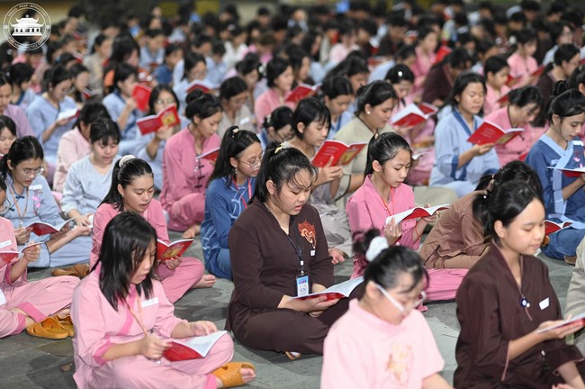 Starting the Temporary Ordination Retreat for Children in Summer with the theme Sowing compassion seeds