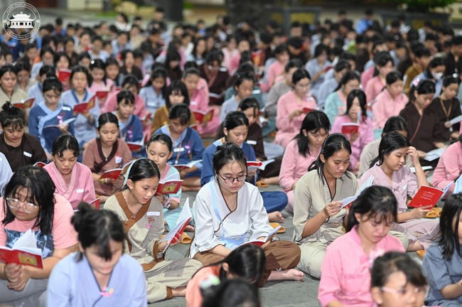 Starting the Temporary Ordination Retreat for Children in Summer with the theme Sowing compassion seeds