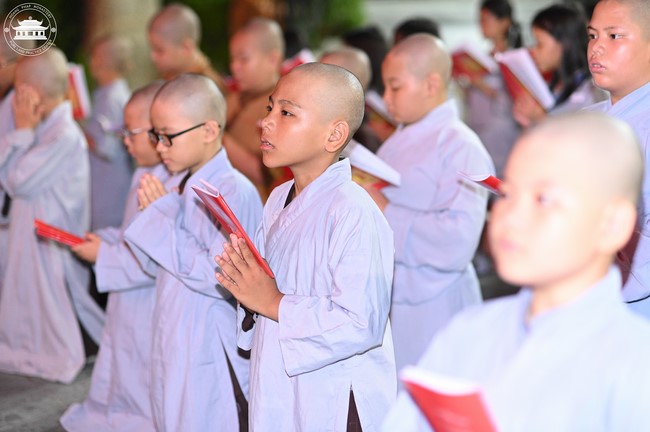 Starting the Temporary Ordination Retreat for Children in Summer with the theme Sowing compassion seeds