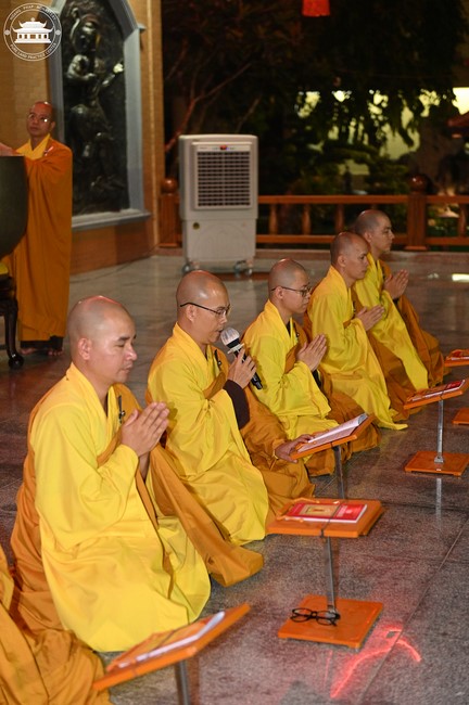 Starting the Temporary Ordination Retreat for Children in Summer with the theme Sowing compassion seeds