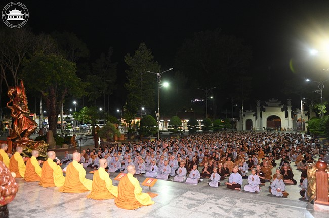 Starting the Temporary Ordination Retreat for Children in Summer with the theme Sowing compassion seeds