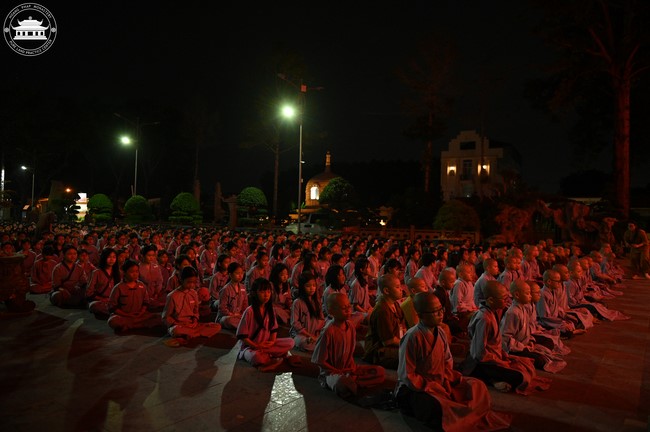 Starting the Temporary Ordination Retreat for Children in Summer with the theme Sowing compassion seeds