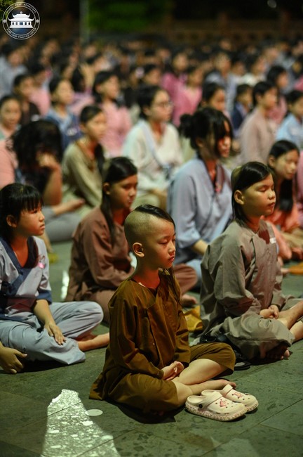 Starting the Temporary Ordination Retreat for Children in Summer with the theme Sowing compassion seeds