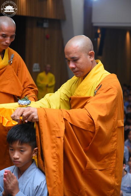 Starting the Temporary Ordination Retreat for Children in Summer with the theme Sowing compassion seeds