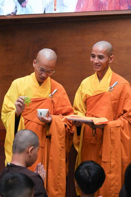 Starting the Temporary Ordination Retreat for Children in Summer with the theme Sowing compassion seeds