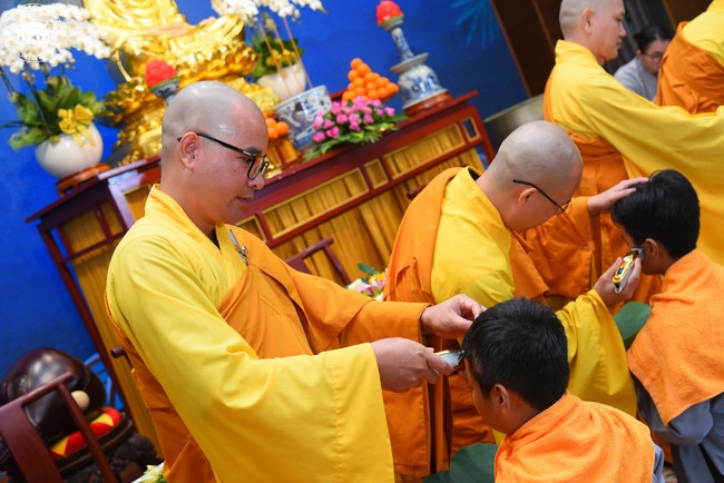 Starting the Temporary Ordination Retreat for Children in Summer with the theme Sowing compassion seeds