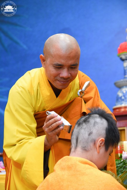 Starting the Temporary Ordination Retreat for Children in Summer with the theme Sowing compassion seeds