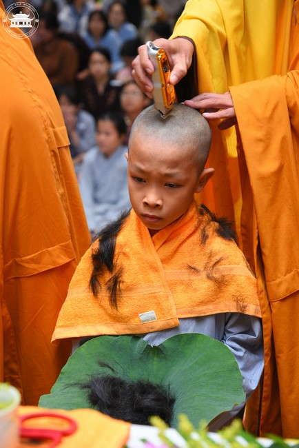 Starting the Temporary Ordination Retreat for Children in Summer with the theme Sowing compassion seeds