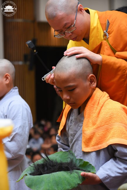 Starting the Temporary Ordination Retreat for Children in Summer with the theme Sowing compassion seeds