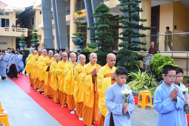 Starting the Temporary Ordination Retreat for Children in Summer with the theme Sowing compassion seeds