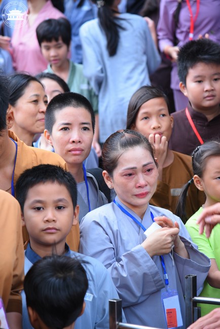 Starting the Temporary Ordination Retreat for Children in Summer with the theme Sowing compassion seeds