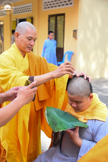 Starting the Temporary Ordination Retreat for Children in Summer with the theme Sowing compassion seeds