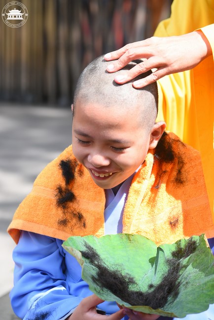 Starting the Temporary Ordination Retreat for Children in Summer with the theme Sowing compassion seeds