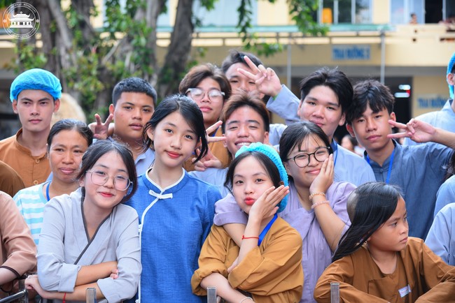 Starting the Temporary Ordination Retreat for Children in Summer with the theme Sowing compassion seeds