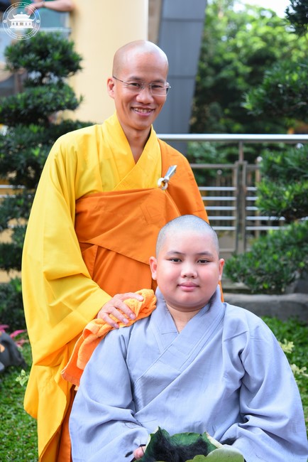 Starting the Temporary Ordination Retreat for Children in Summer with the theme Sowing compassion seeds