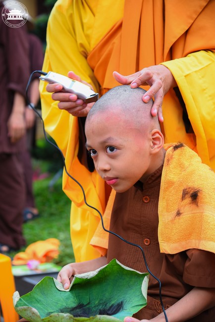 Starting the Temporary Ordination Retreat for Children in Summer with the theme Sowing compassion seeds