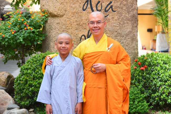 Starting the Temporary Ordination Retreat for Children in Summer with the theme Sowing compassion seeds