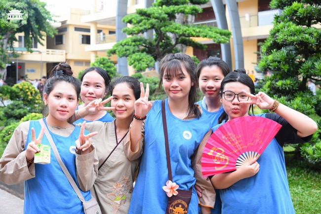 Starting the Temporary Ordination Retreat for Children in Summer with the theme Sowing compassion seeds