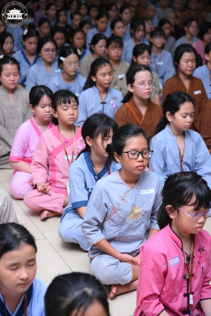 Starting the Temporary Ordination Retreat for Children in Summer with the theme Sowing compassion seeds