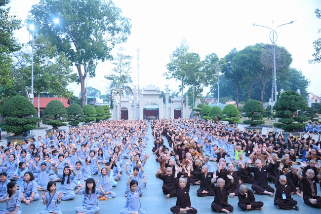 Dharma talk: Sowing seeds compassion preaching by Junior Thich Dao Thuyen - The second day of temporary ordination retreat for Children in Summer 2024