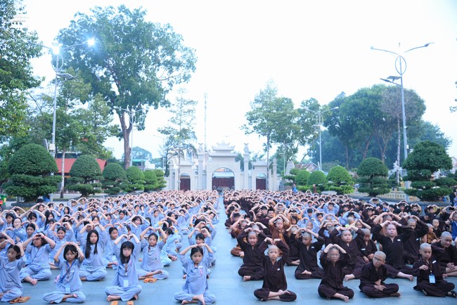 Dharma talk: Sowing seeds compassion preaching by Junior Thich Dao Thuyen - The second day of temporary ordination retreat for Children in Summer 2024