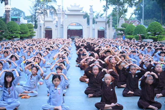Dharma talk: Sowing seeds compassion preaching by Junior Thich Dao Thuyen - The second day of temporary ordination retreat for Children in Summer 2024
