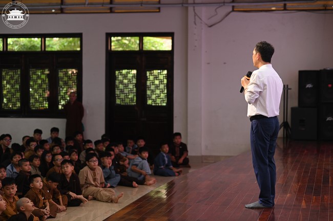Dharma talk: Sowing seeds compassion preaching by Junior Thich Dao Thuyen - The second day of temporary ordination retreat for Children in Summer 2024