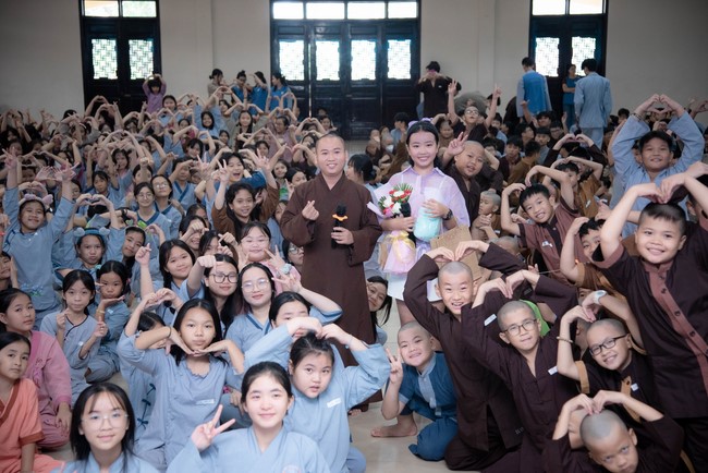 Dharma talk: Sowing seeds compassion preaching by Junior Thich Dao Thuyen - The second day of temporary ordination retreat for Children in Summer 2024